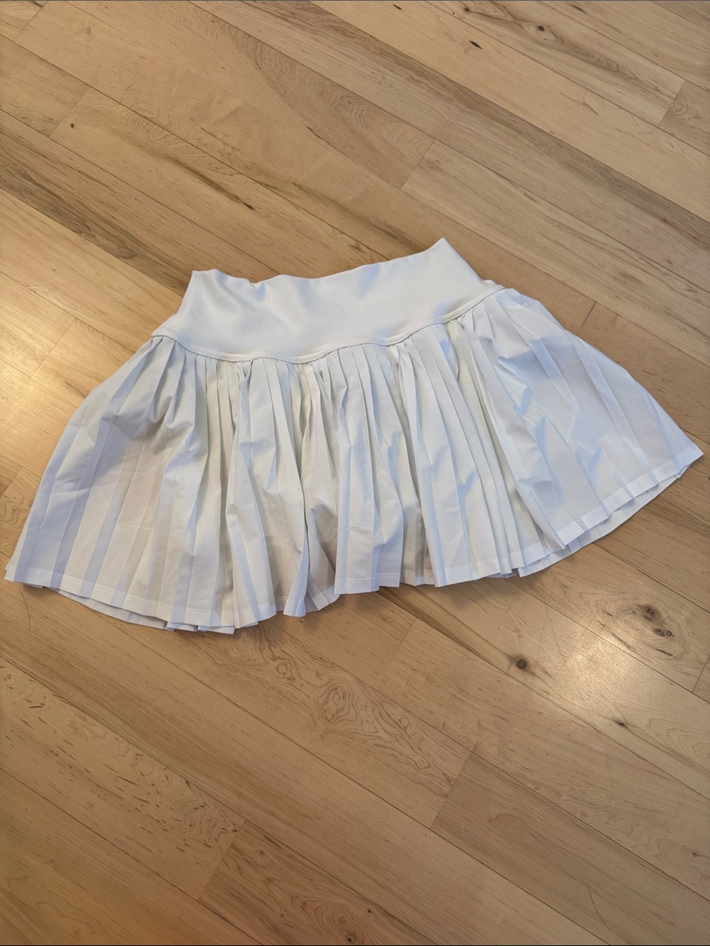 Alo white varsity tennis skirt | size S-Athletic Athleisure